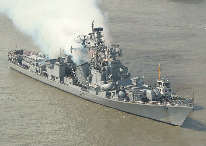 Khu trục hạm Rajput (Kashin II) có lượng giãn nước 3.950 tấn, dài 147 m, trang bị tên lửa đối hạm P-20M, tên lửa phòng không S-125M, pháo AK-230 30mm, RBU-6000, AK-630M 30mm…